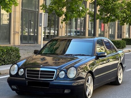 Mercedes E 220