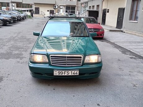 Mercedes C 200