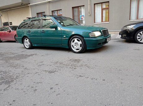 Mercedes C 200