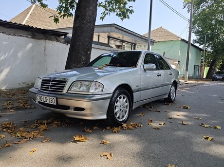 Mercedes C 180
