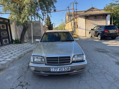 Mercedes C 200