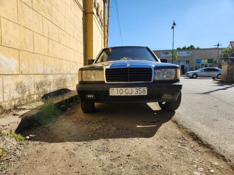 Mercedes 190