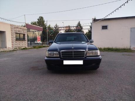Mercedes C 180