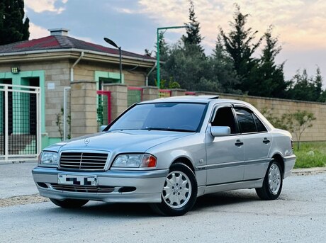 Mercedes C 180