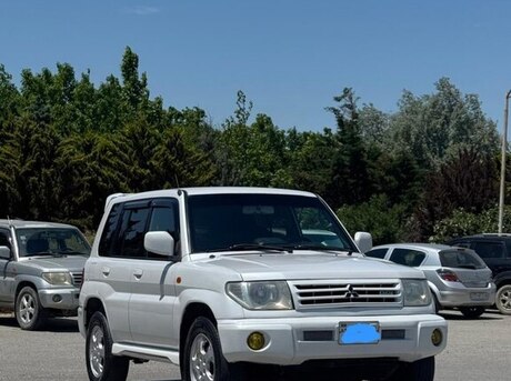 Mitsubishi Pajero io
