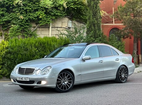 Mercedes E 240