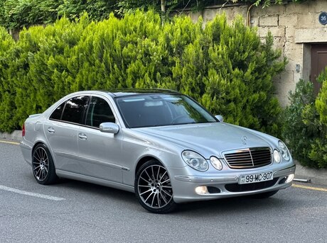 Mercedes E 240