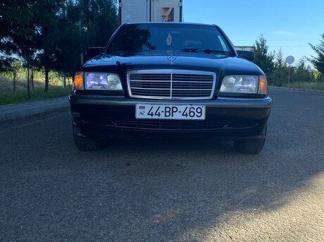 Mercedes C 230