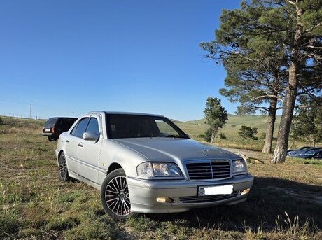 Mercedes C 240