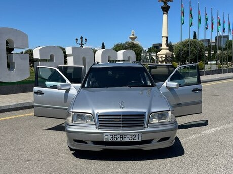 Mercedes C 220