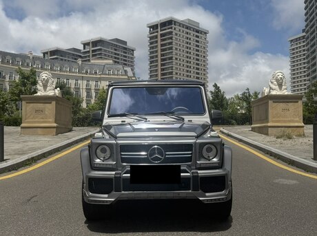 Mercedes G 400