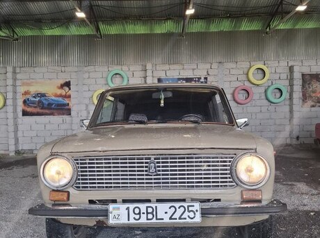 LADA (VAZ) 21011