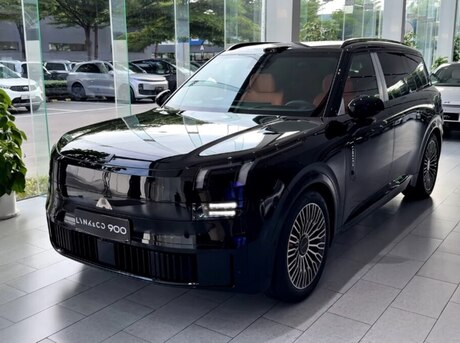 Lynk & Co 900
