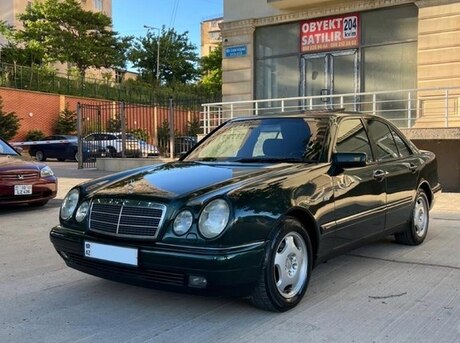Mercedes E 200
