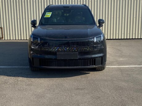 Lynk & Co 900