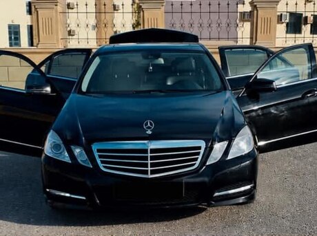 Mercedes E 220