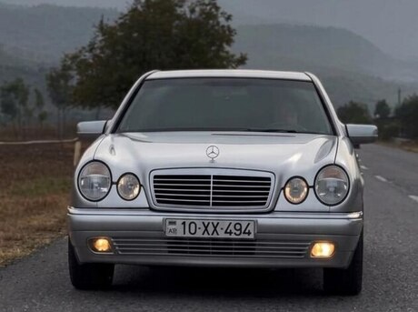 Mercedes E 230