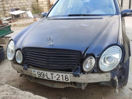 Mercedes E 240