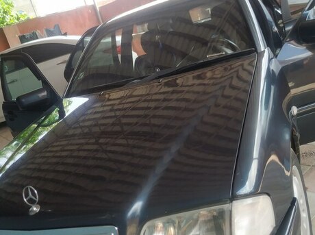 Mercedes C 200