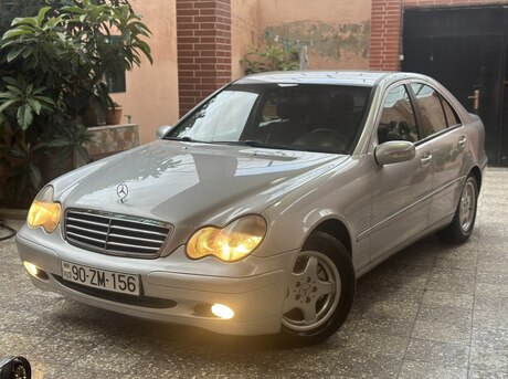 Mercedes C 200