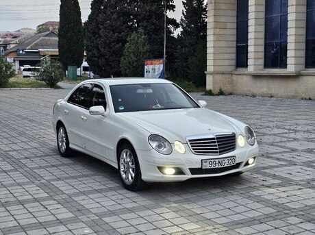 Mercedes E 220