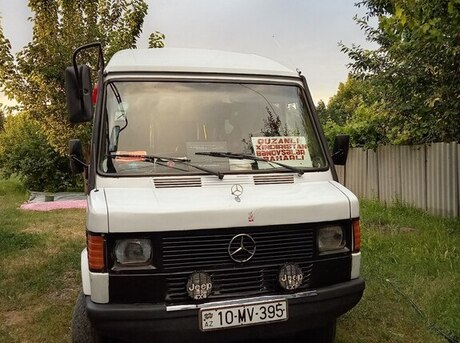 Mercedes 208 D