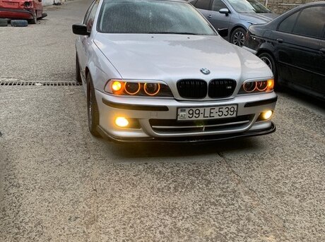 BMW 523