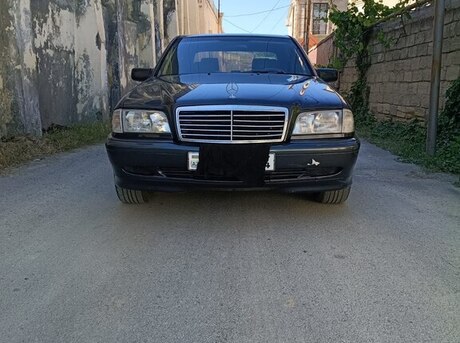 Mercedes C 180