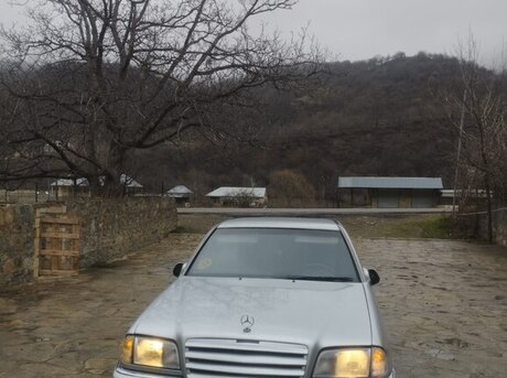 Mercedes C 240