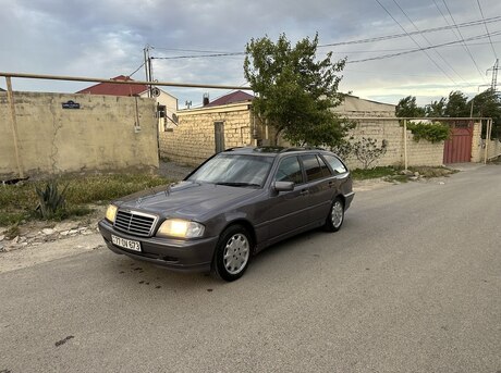 Mercedes C 220