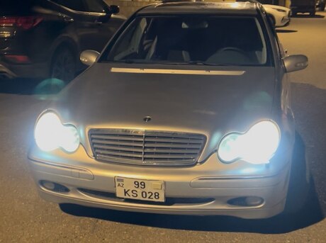 Mercedes C 240