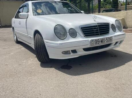 Mercedes E 200