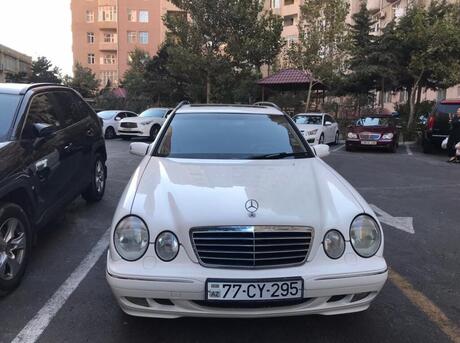 Mercedes E 240