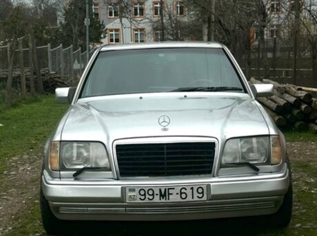 Mercedes E 220