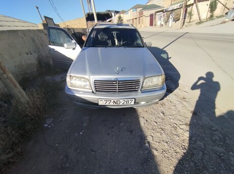 Mercedes C 180