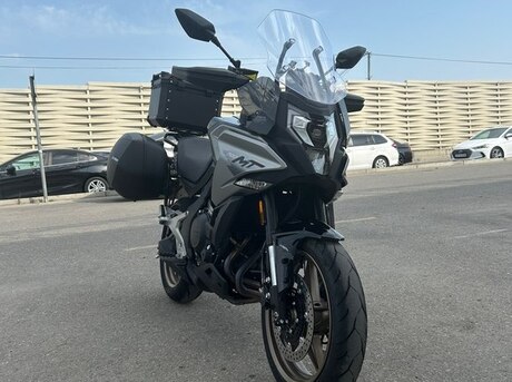 CFMOTO 700 MT