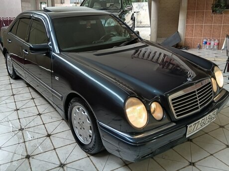 Mercedes E 240