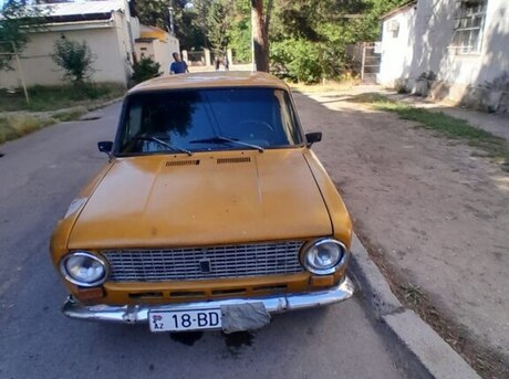 LADA (VAZ) 21011