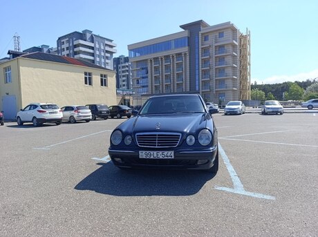 Mercedes E 320