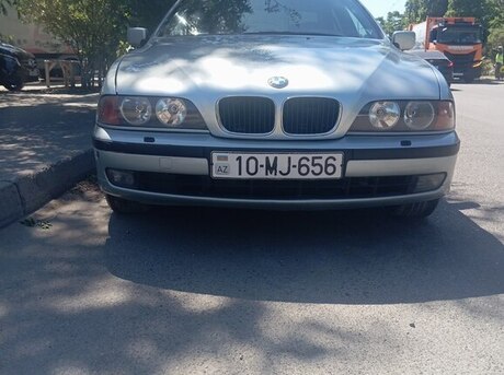 BMW 523