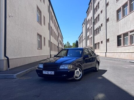 Mercedes C 180