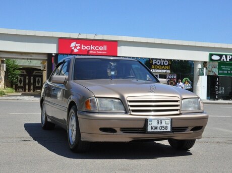 Mercedes C 180