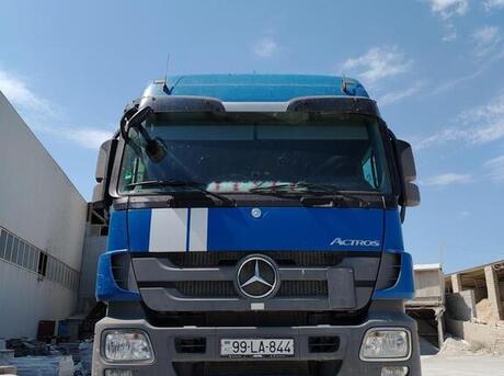 Mercedes Actros 1840
