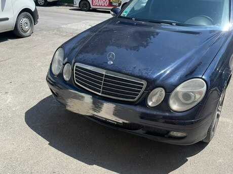 Mercedes E 200