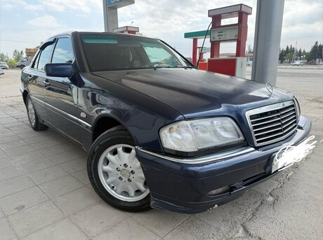 Mercedes C 180