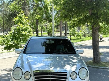 Mercedes E 280
