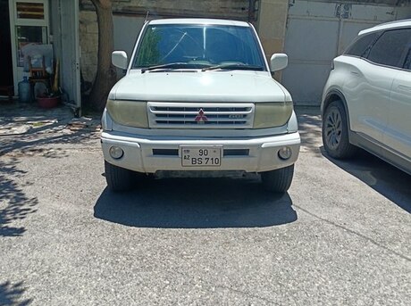 Mitsubishi Pajero io