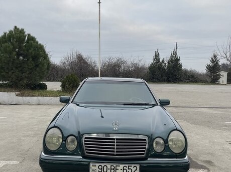Mercedes E 230