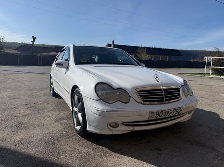 Mercedes C 240