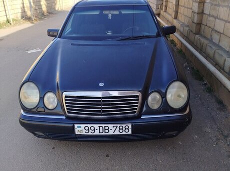 Mercedes E 240